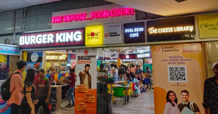 burger king cafe rajiv chowk metro station