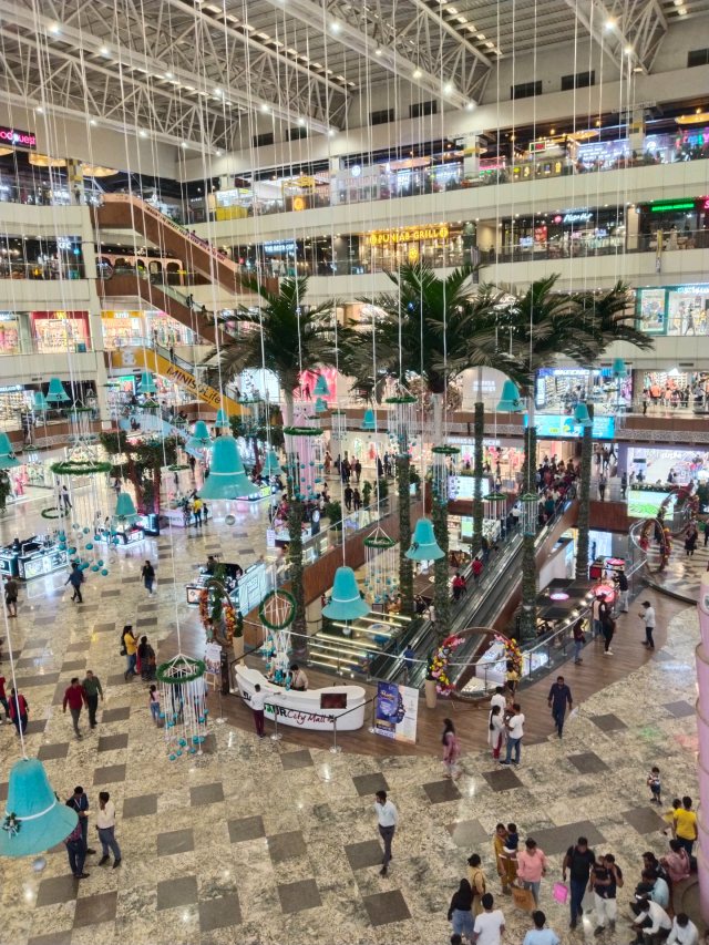 gaur city mall greater noida review