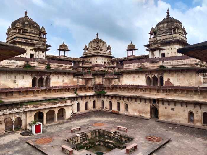 jahangir mahal orchha fort