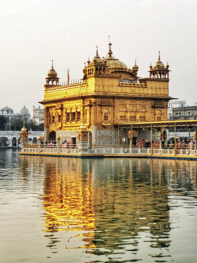 golden temple amritsar punjab india