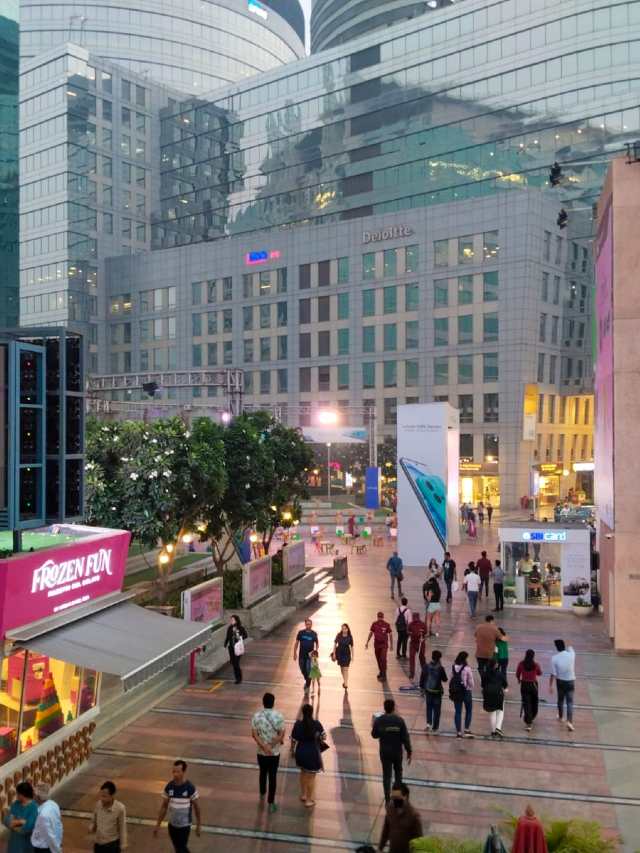 cyberhub gurgaon pic